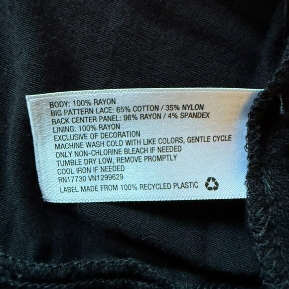 Knox Rose Black Gauzy Lace V-neck Sleeveless Top - Picture 10 of 10